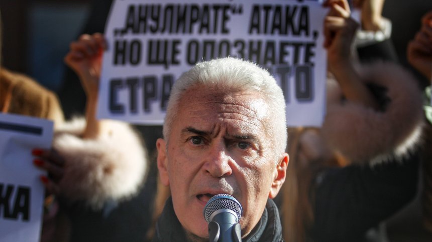 "Атака" поиска оставката на ръководството на ЦИК