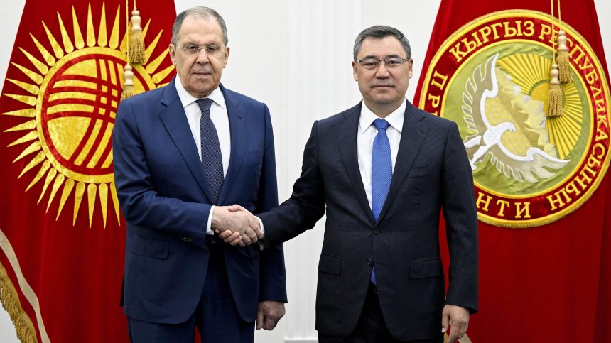 Лавров: Западът използва нацисткия режим в Украйна, но не може да победи Русия