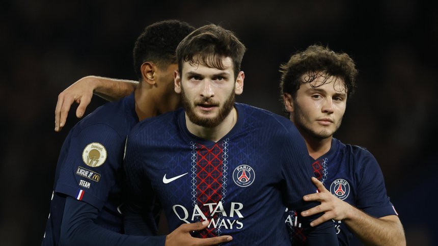 Автобусът на ПСЖ замерян с камъни след мача с "Атлетик" (Билбао)