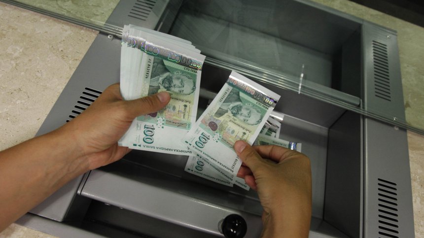 Шеф в Министерството на младежта и спорта е хванат с над 60 000 лв. белязани пари