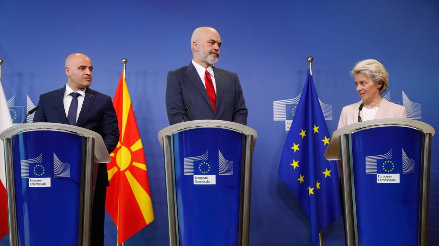 Исторически ден за РСМ и Албания: Започнаха преговори за влизане в ЕС