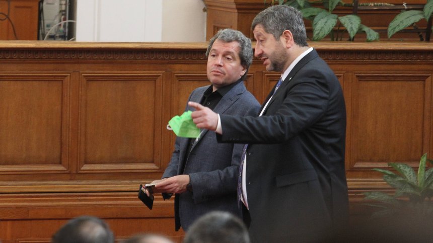 Съмнения и обвинения в НС след заплахата към Каримански