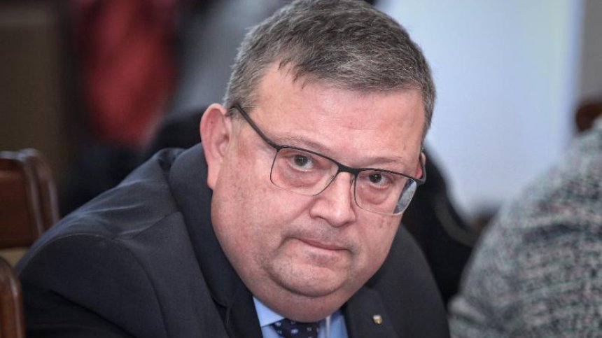 Цацаров: Подадох оставка главно заради нападките и Христо Иванов, искам нормален живот
