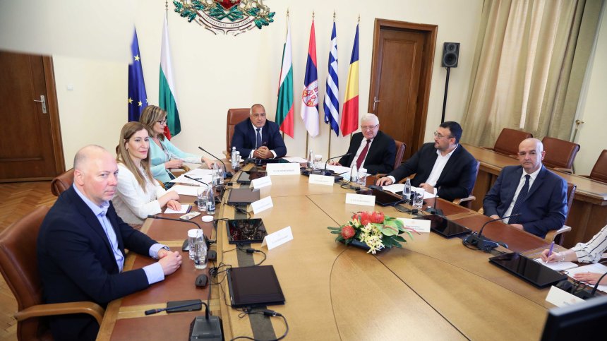 Борисов инициира онлайн среща със страните съседки за пътуванията