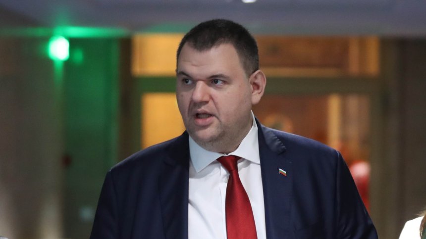 Пеевски към министъра на МРРБ: Незабавно да се върне храмът "Св. Николай" на хората