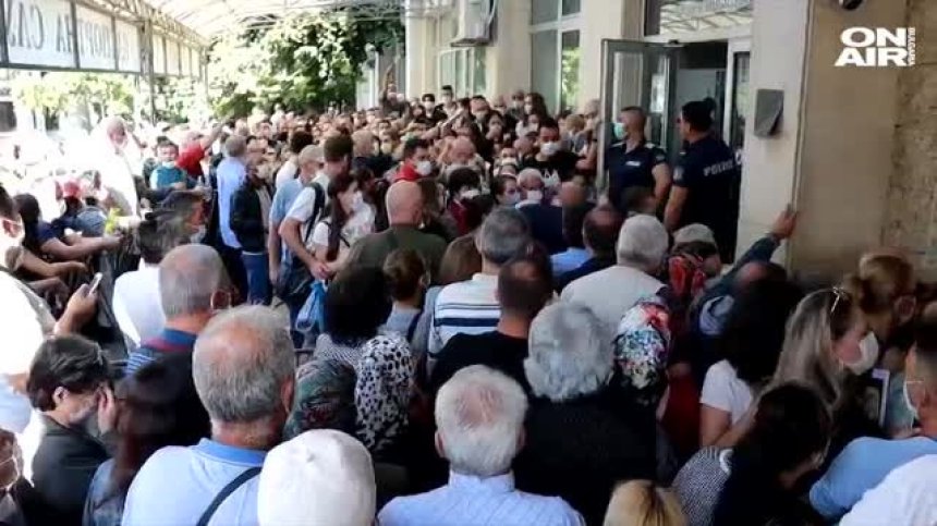 Опашки и нерви в Кърджали заради хиляди изселници от Турция