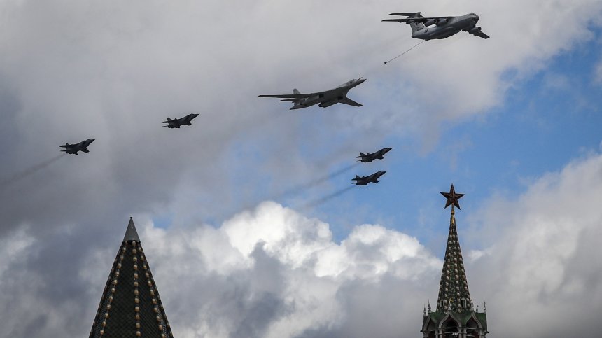 Москва под блокада - кръжат самолети и изтребители, репетират за Деня на победата