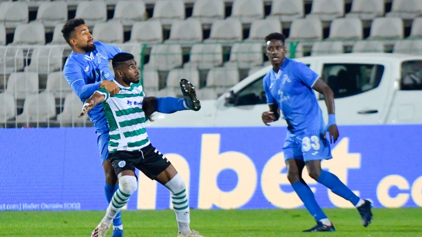 Станимир Стоилов привика на разговор бразилците в "Левски"