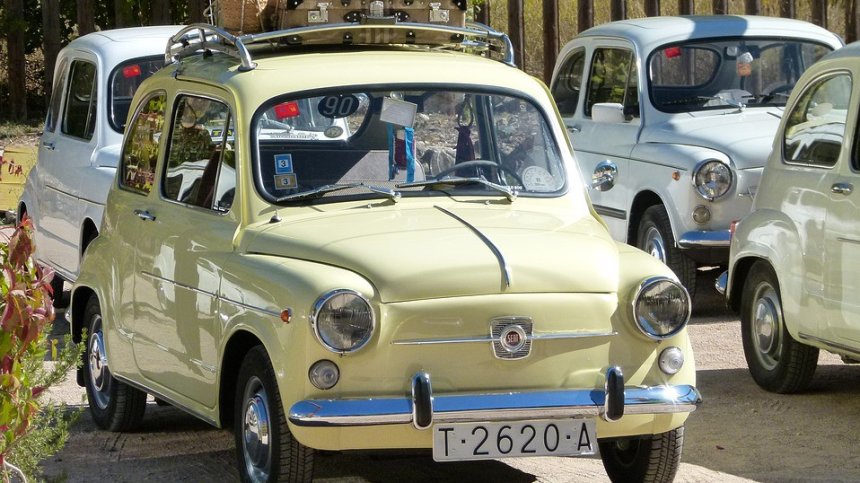 Ученици превърнаха класически Seat 600 в електромобил (+Видео)
