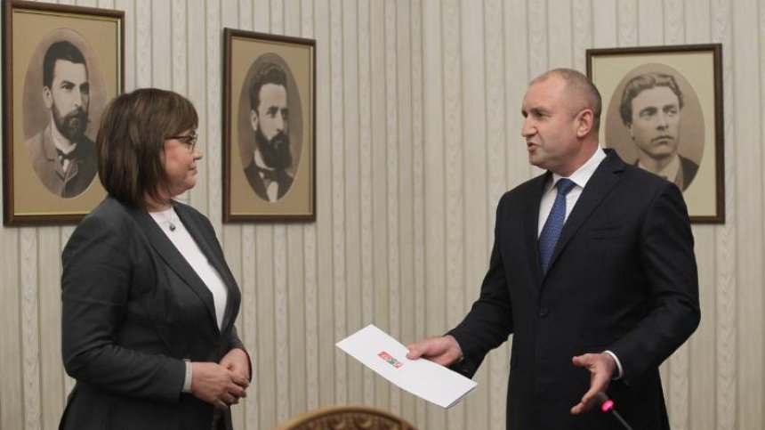 Заби ли Радев нож в гърба на БСП и защо левицата се срина?