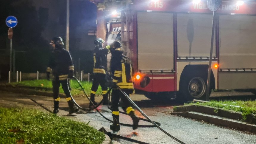 Взрив разруши къща в Италия - търсят мъж и жена сред отломките