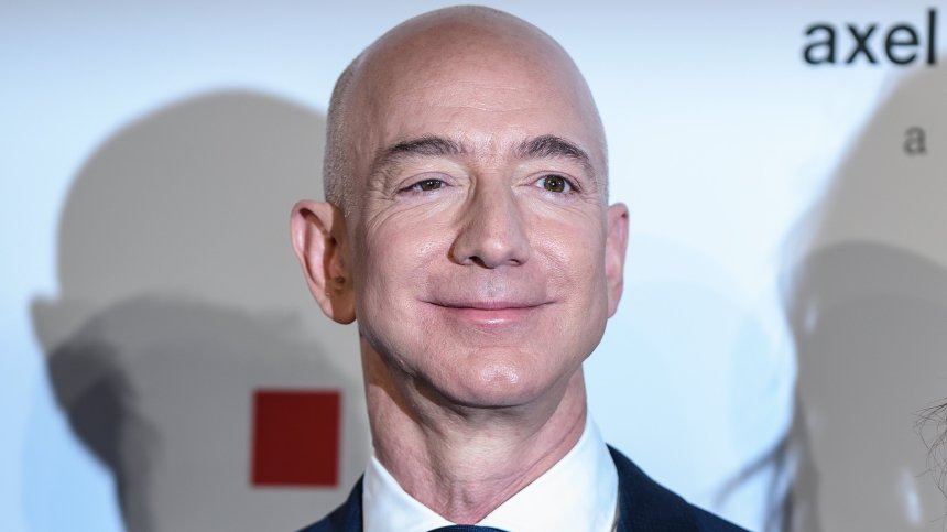Джеф Безос продаде за броени дни акции на Amazon за $4 млрд.