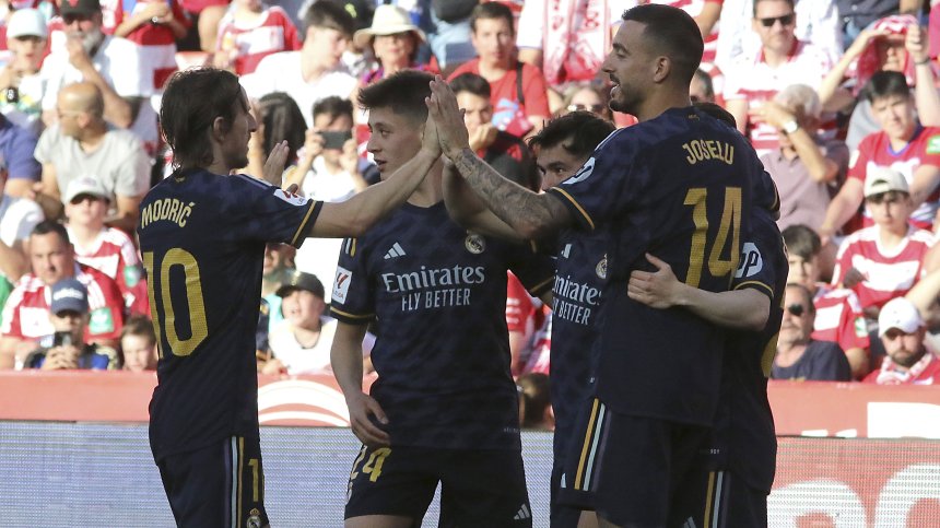 "Реал" (Мадрид) разгроми "Гранада" и отбеляза нов успех в Испания