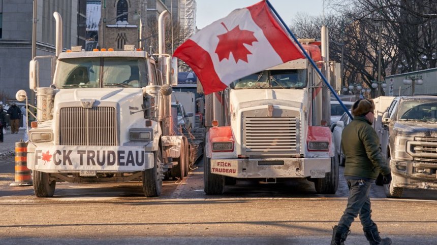 "Конвоят на свободата" окупира Отава вече втора седмица