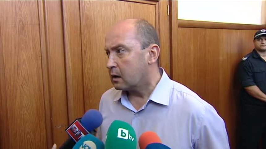 Задържаният плевенски прокурор остава "под домашен арест"
