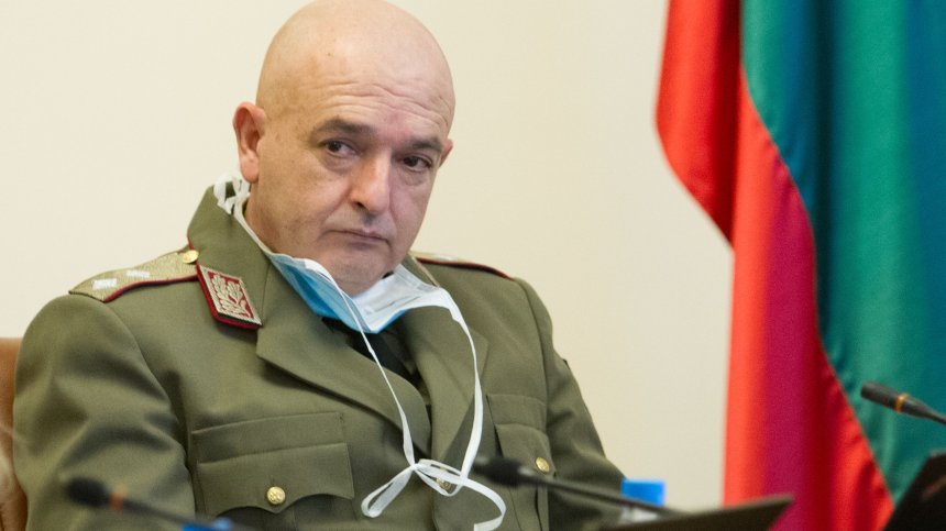 Без нови случаи на коронавирус, изследват повторно 8 съмнителни проби