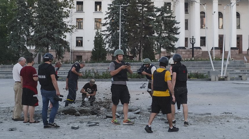 Руската армия разруши жилищни блокове в Славянск и Краматорск