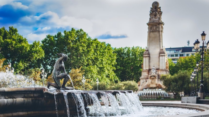 Продават градче в Испания, чиято цена доближава тpиcтaйни aпapтaмeнти в София