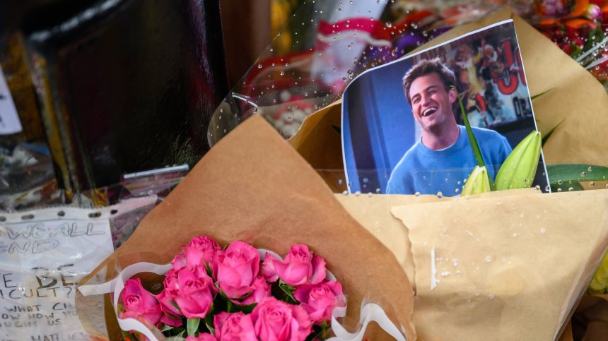 "Кралицата на кетамина" и още четирима са обвинени за смъртта на Матю Пери