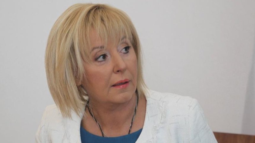 Манолова: Ще заведем колективен иск за незаконното подслушване на протестиращи