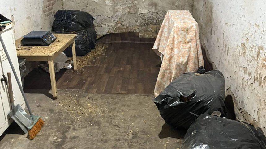Задържаха осем души за разпространение на стоки без бандерол