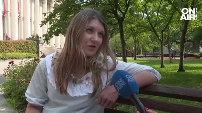 Свиват броя на банкоматите в страната, големи неудобства за туристите в курортите