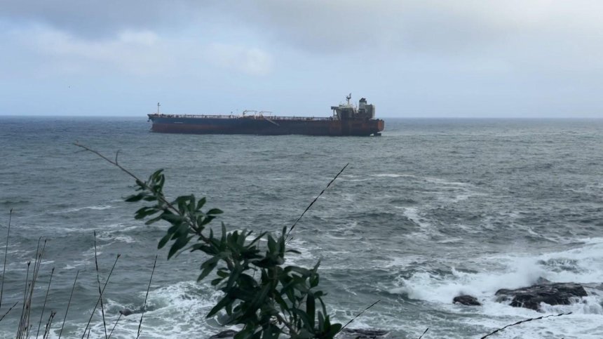 МОСВ: Черно море не е замърсено от заседналия край Ахтопол танкер Kairos