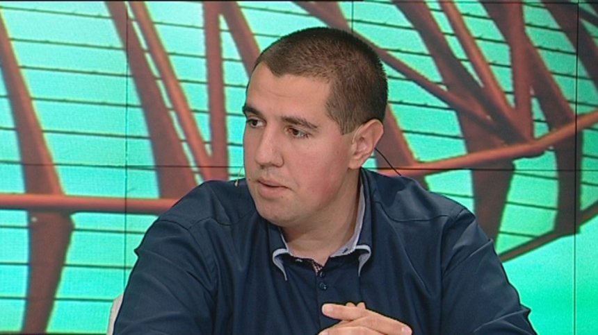 Петър Лавринов, главен пилот Документация - България ер