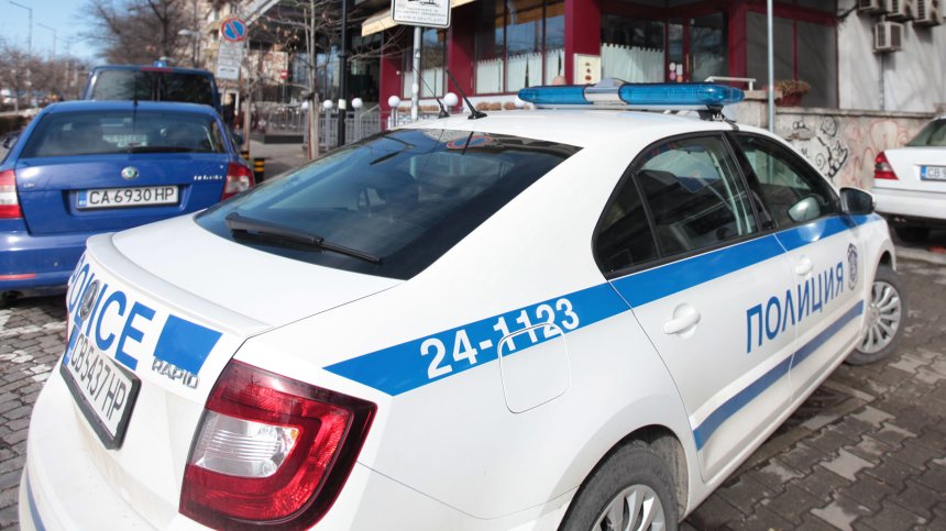 Патрулка навлезе в насрещното и се блъсна в неподозиращ шофьор в София