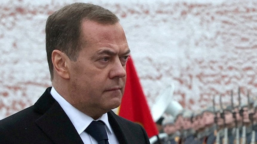 Медведев: Доналд Тръмп принуди Украйна да плаща за американска военна помощ