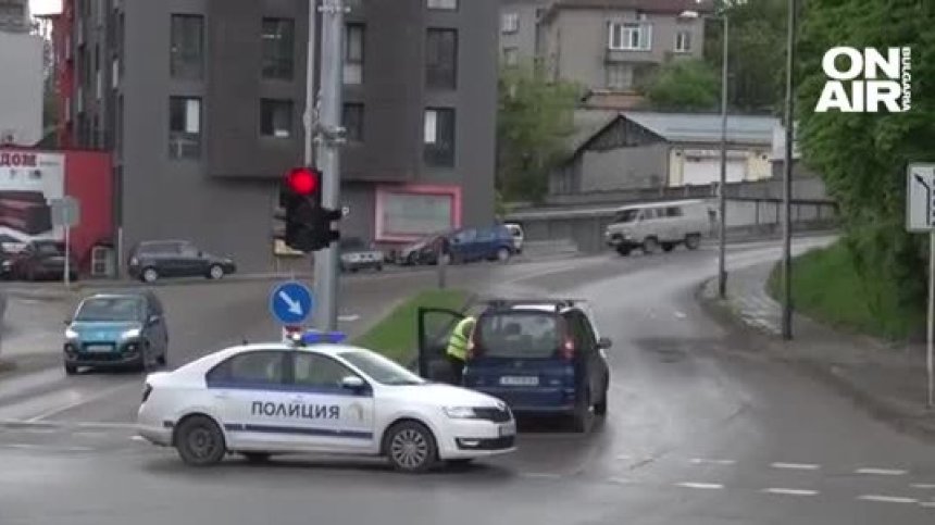 Кола блъсна и потроши жена на пешеходна пътека в Шумен