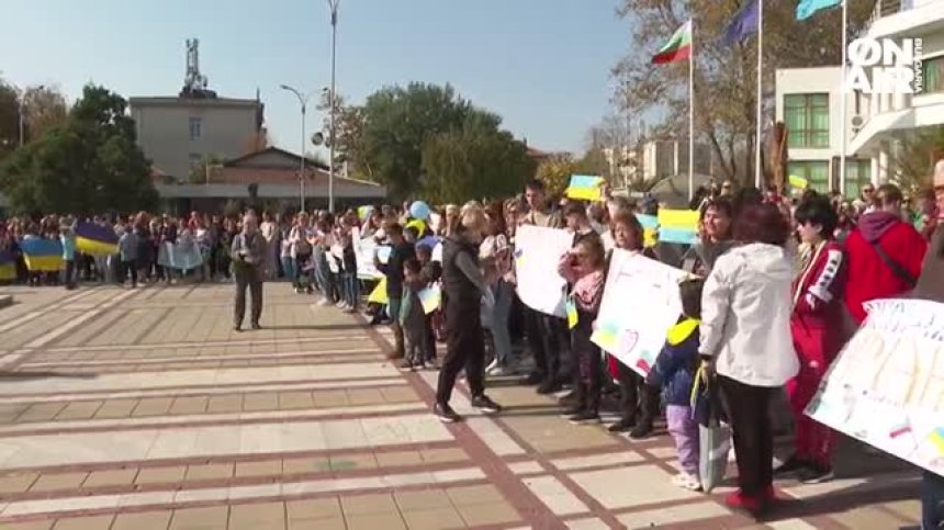Украинци се жалват: В държавните бази е студено, спим облечени, в хотела е по-добре