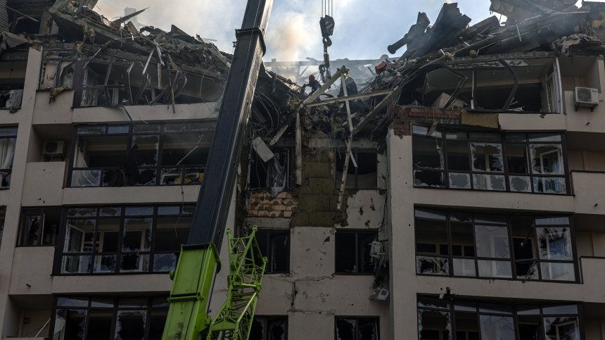 5 месеца пълномащабна война, има затрупани след руските удари в Киев