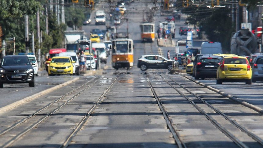 Пригответе се за опасно горещ четвъртък с температури до 42&deg;