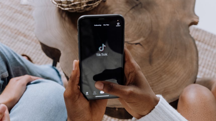 Глобиха TikTok с &euro;345 млн. заради нарушения на сигурността на данните на деца