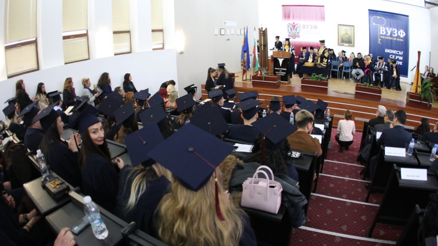 Депутатите гласуваха по-високи заплати за преподавателите в университетите