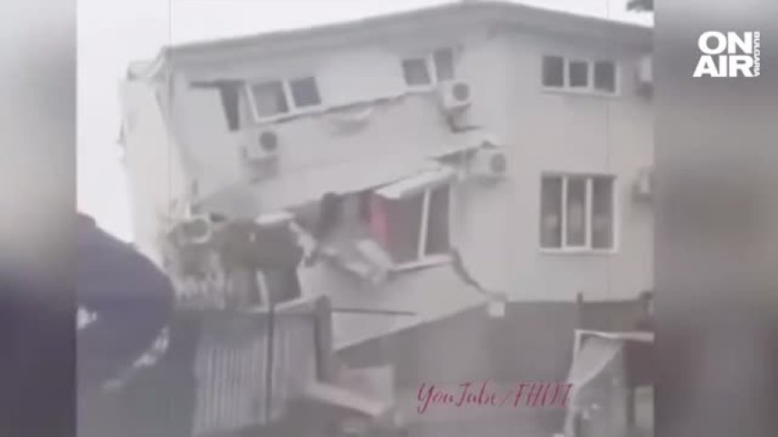  Гигантски вълни събарят сгради в Севастопол, невиждана буря връхлетя Сочи