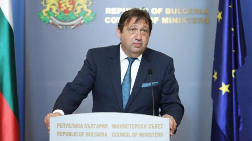 Арх. Шишков инспектира укрепването на свлачищата на АМ "Струма"