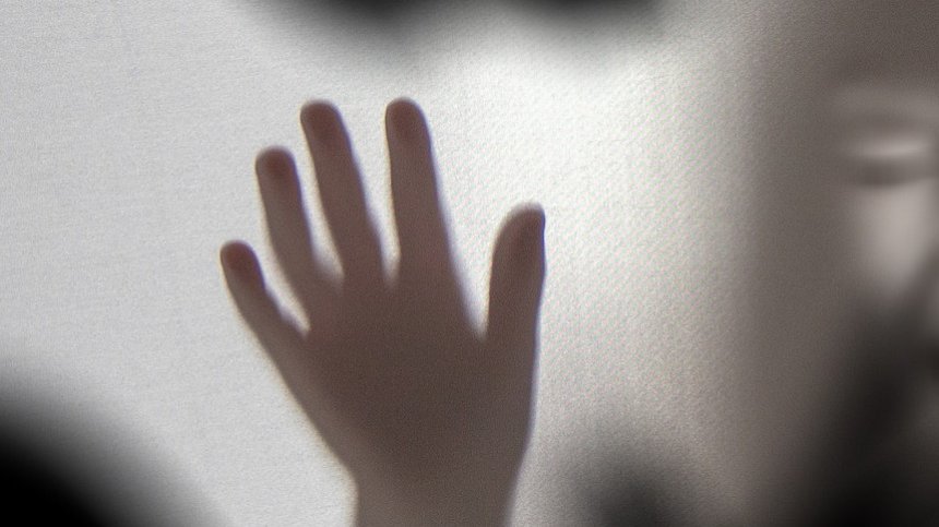 Арестуваха непълнолетен, насилвал сексуално момченца на възраст между 5 и 9 години