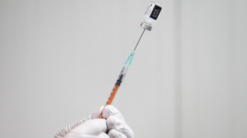 Даряваме на Иран 2,8 млн. дози ваксини AstraZeneca с изтекъл срок на годност