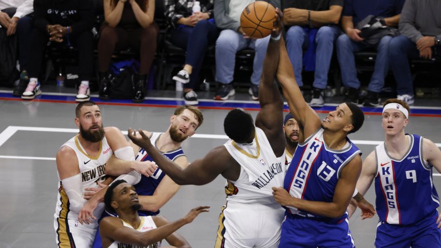 "Сакраменто Кингс" падна от "Шарлът", Везенков отново не игра