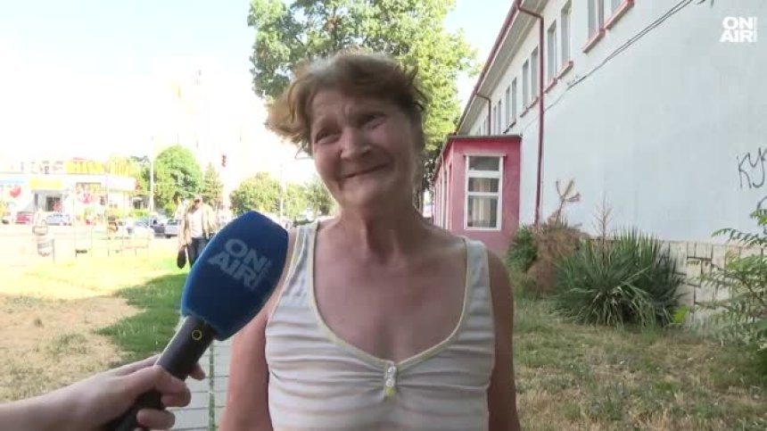Жители на София за екстремната жега: "Трудно е, но се пазим"