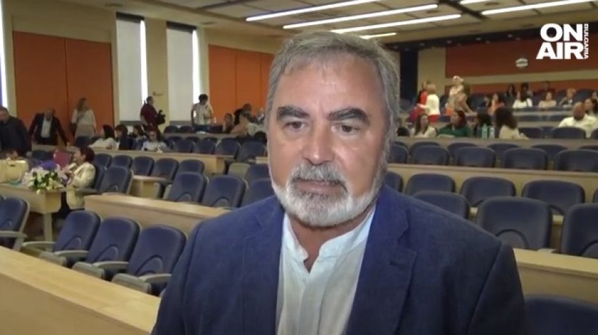 Опашки за ваксина. Доц. Кунчев: Ковид болните се увеличават, вирусът постоянно мутира