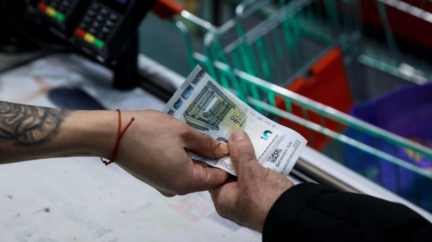 Храната изяжда семейния бюджет: Българите харчат 30% от дохода си за трапезата