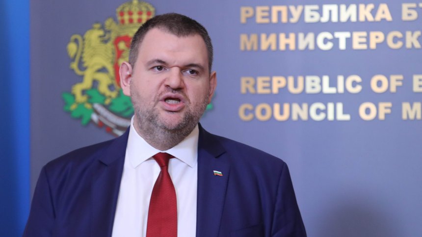 Пеевски: Радев да подаде оставка, а не да се крие зад имунитета си
