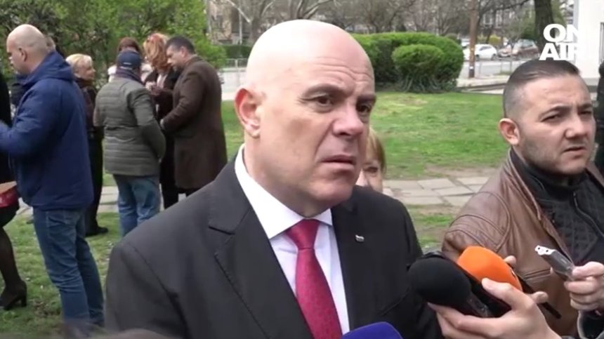 Шефовете на "Нексо" кацнали в Сърбия. Гешев: Нямам съмнение с кого се виждат