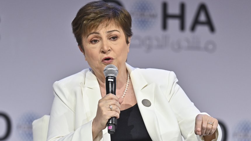 Кристалина Георгиева: Бъдете много внимателни колко харчите и за какво