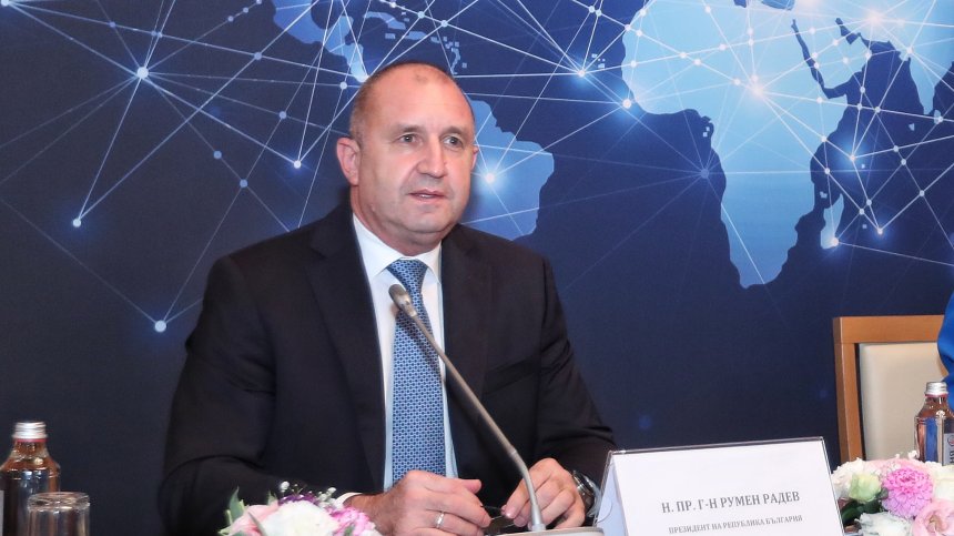 Радев: Военният конфликт прерасна във война на изтощение, България трябва да помогне за спирането