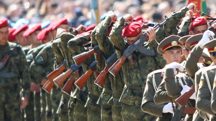 ВМРО предлага военно обучение за мъже под 50 г., министри и депутати да дадат пример