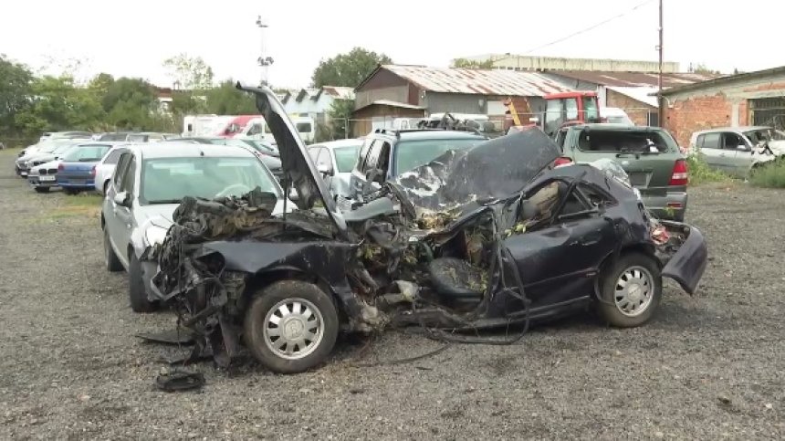 Нощно кормуване по светло: Сериозни нарушения в обучението на шофьора от катастрофата с три жертви